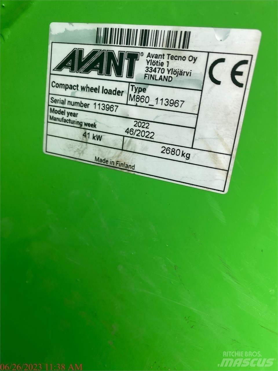 Avant 860I Kolesni nakladalci