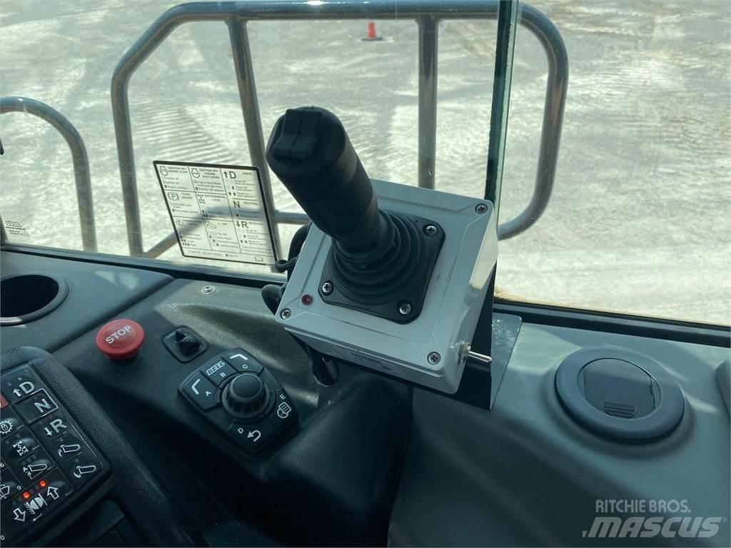 Bell B30E Tovornjaki za vodo