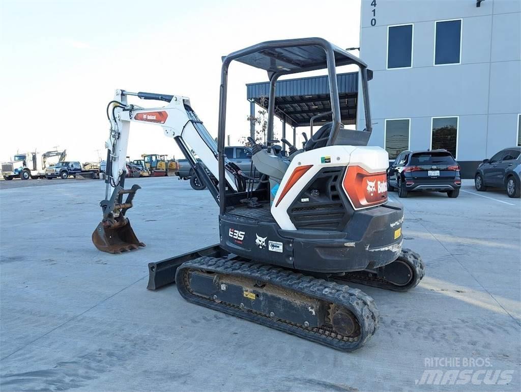 Bobcat E35R2 Mini bagri <7t