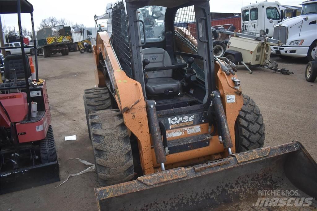 CASE SV340 Skid steer mini nakladalci
