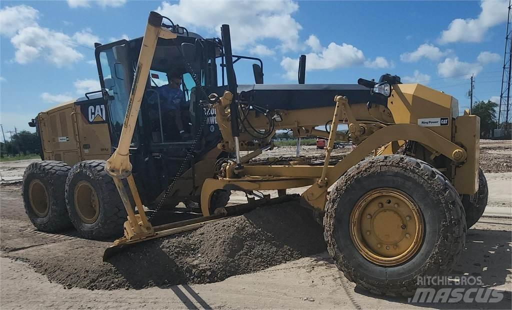 CAT 120M2 AWD Grederji