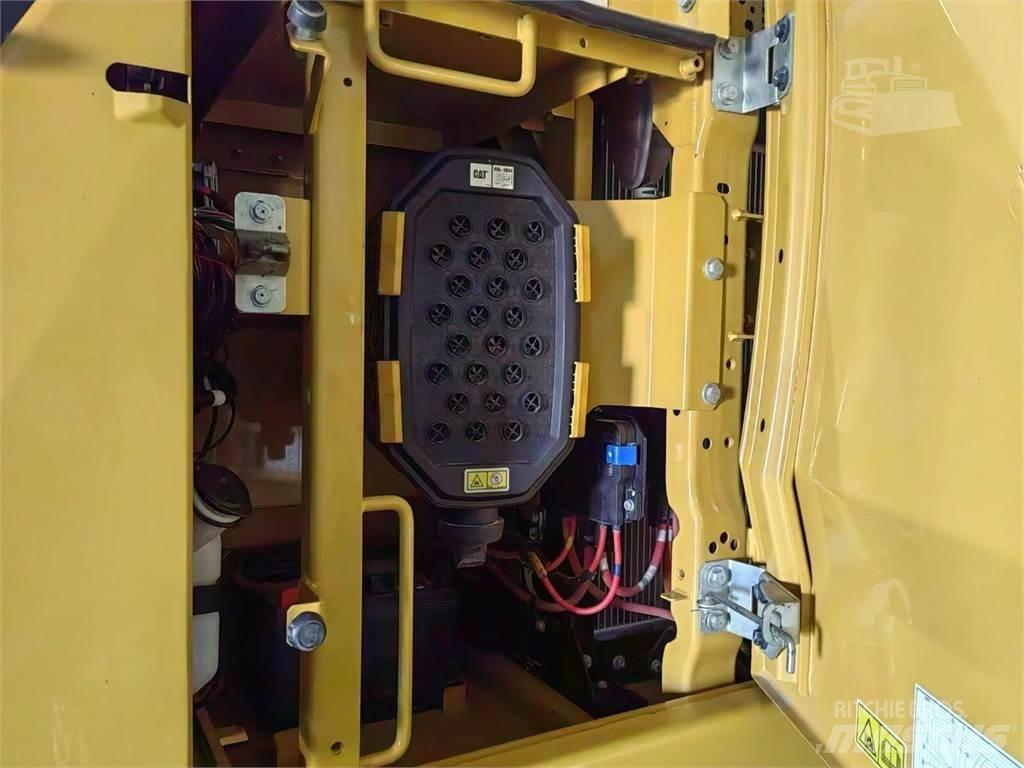 CAT 330 Bagri goseničarji