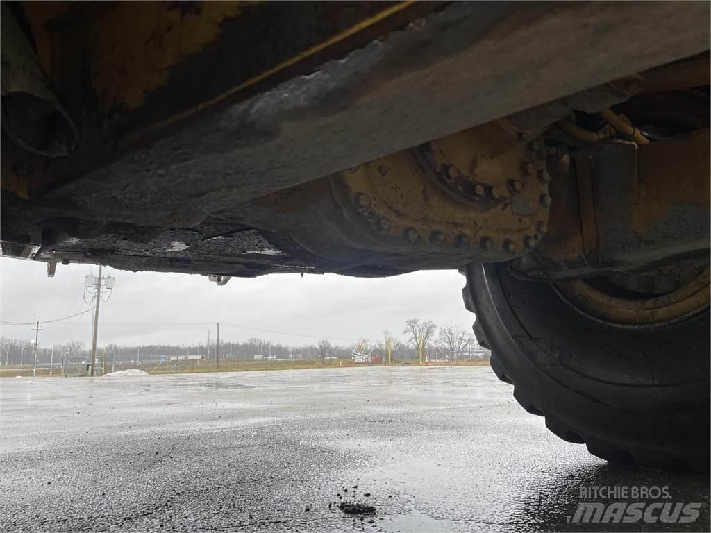 CAT 745C Zglobni demperji