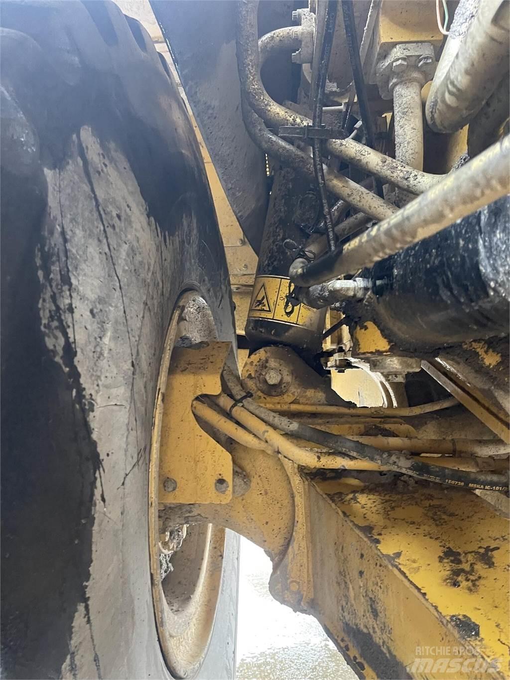 CAT 745C Zglobni demperji