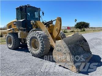CAT 930M Kolesni nakladalci
