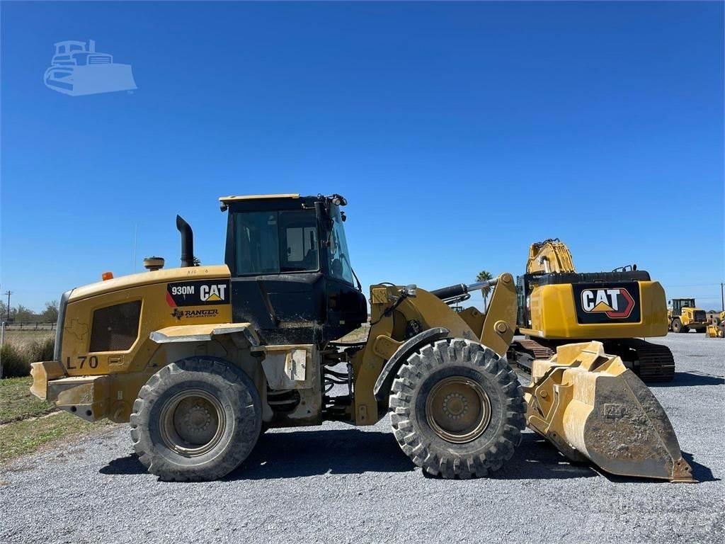 CAT 930M Kolesni nakladalci