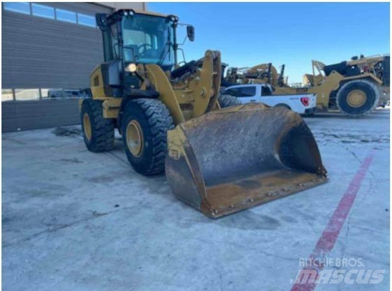 CAT 930M Kolesni nakladalci