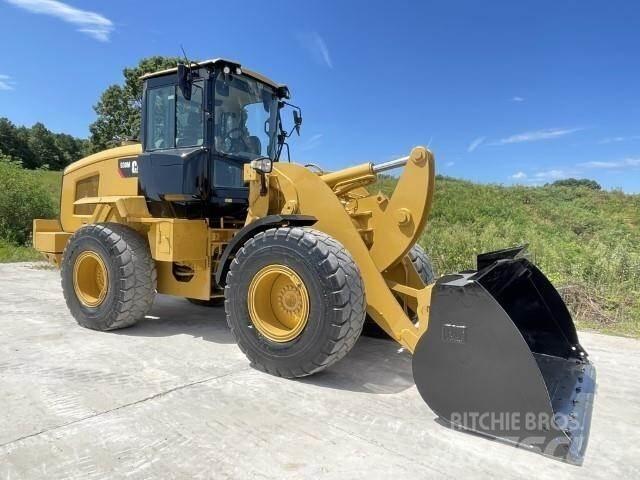 CAT 930M Kolesni nakladalci