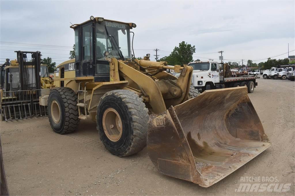 CAT 938G Kolesni nakladalci
