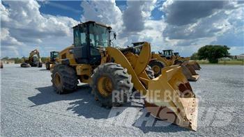 CAT 938M Kolesni nakladalci