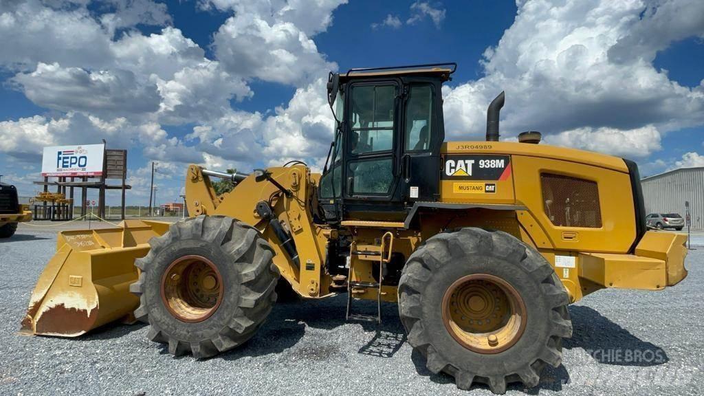 CAT 938M Kolesni nakladalci