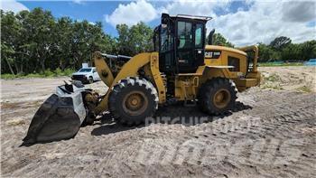 CAT 938M Kolesni nakladalci