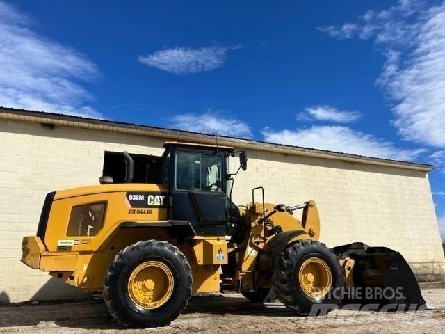 CAT 938M Kolesni nakladalci