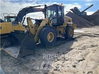 CAT 938M Kolesni nakladalci