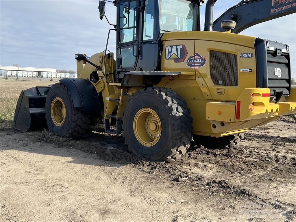 CAT 938M Kolesni nakladalci