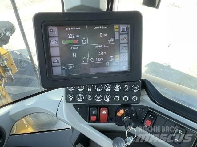 CAT 938M Kolesni nakladalci