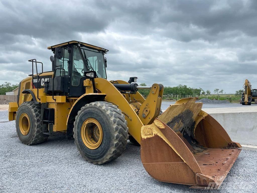 CAT 950M Kolesni nakladalci