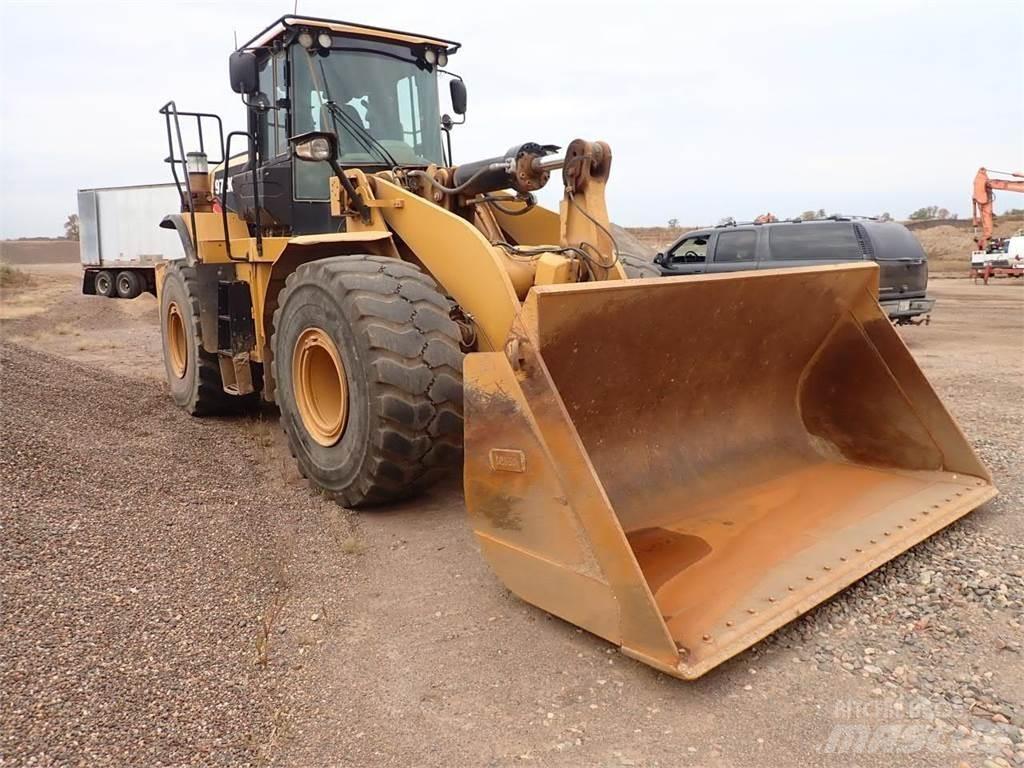 CAT 972K Kolesni nakladalci