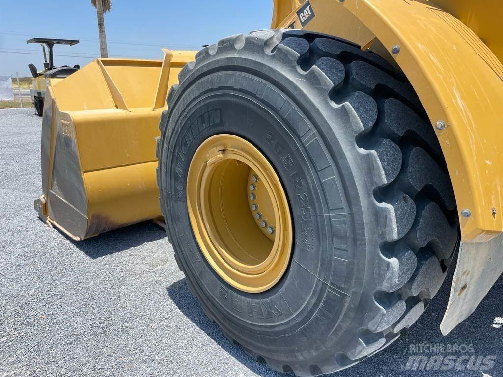CAT 972M Kolesni nakladalci