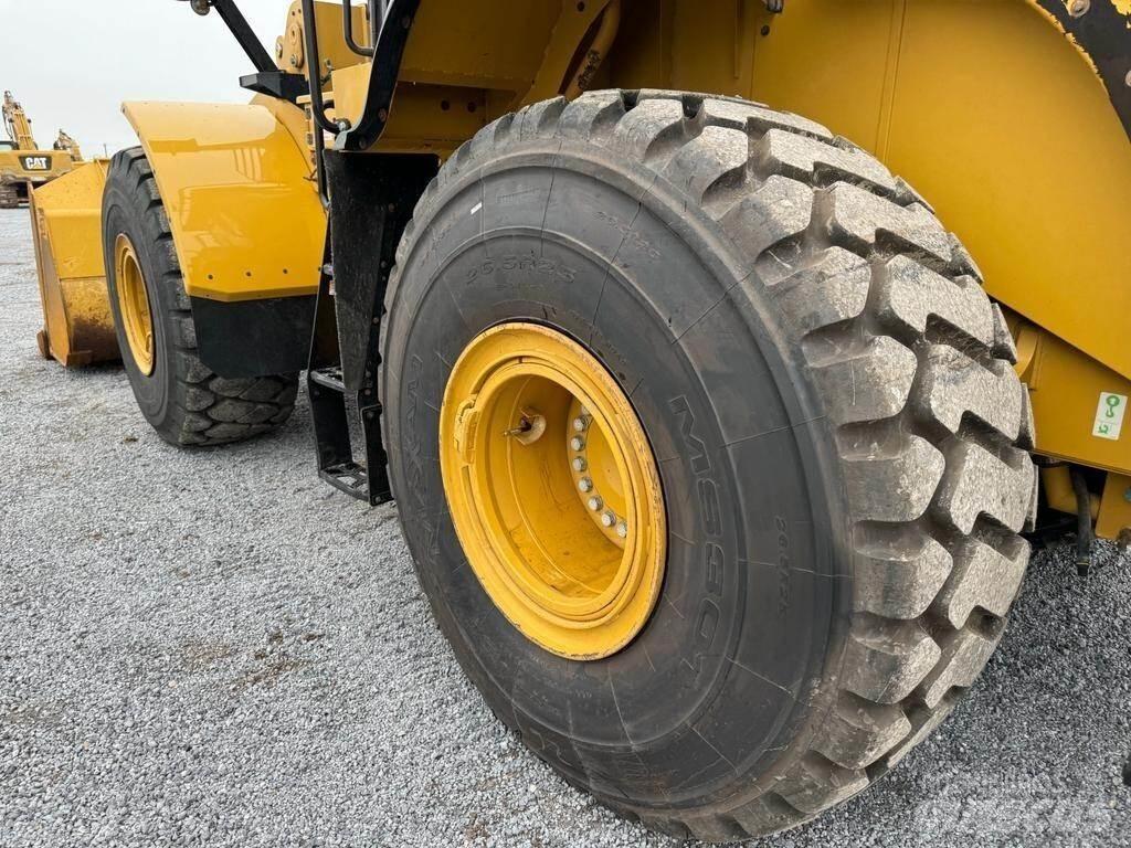 CAT 972M Kolesni nakladalci