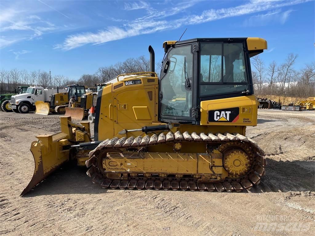 CAT D3K2 LGP Buldožerji goseničarji