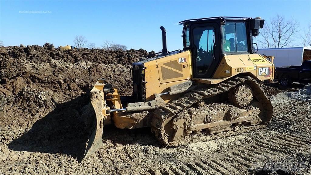 CAT D5 Buldožerji goseničarji
