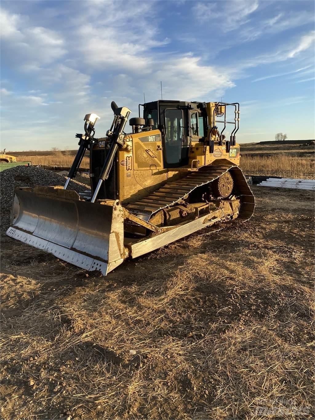 CAT D6T LGP Buldožerji goseničarji