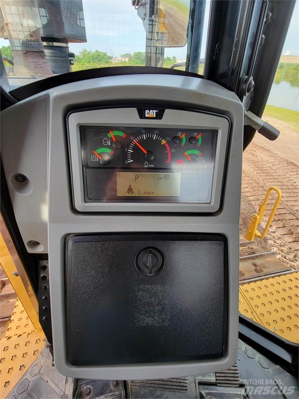 CAT D8T Buldožerji goseničarji