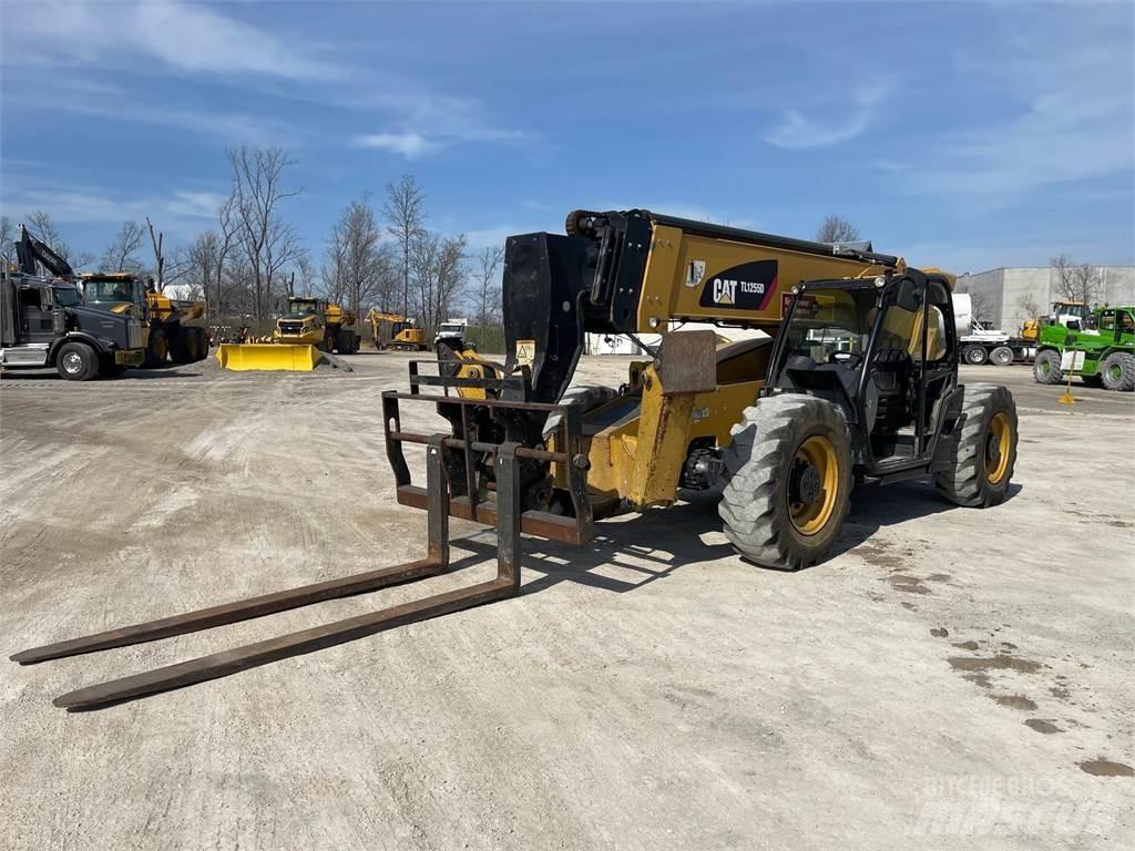 CAT TL1255D Teleskopski viličarji