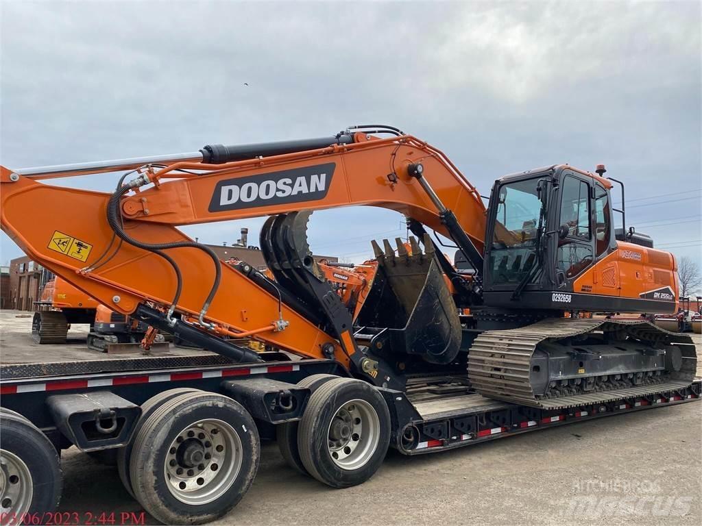Develon DX255 LC-7 Bagri goseničarji