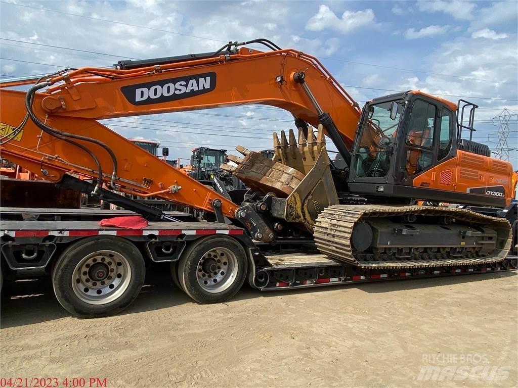 Develon DX300 LC-5 Bagri goseničarji