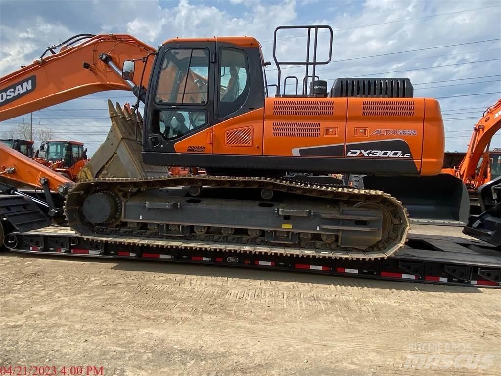 Develon DX300 LC-5 Bagri goseničarji