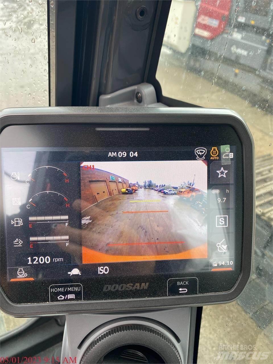 Doosan DX300 LC Bagri goseničarji