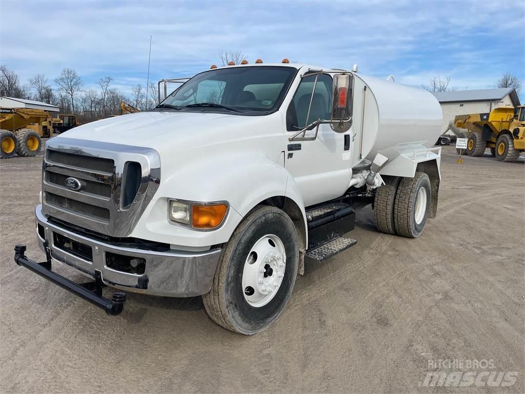 Ford F650 Tovornjaki za vodo