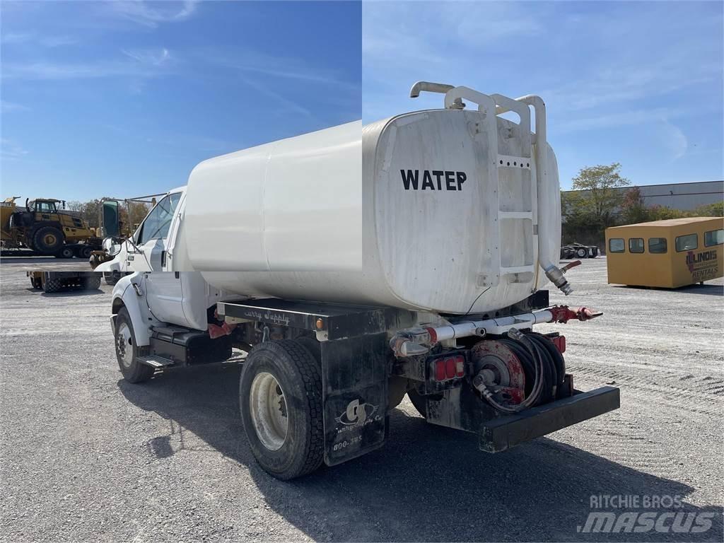 Ford F650 XL SD Tovornjaki za vodo