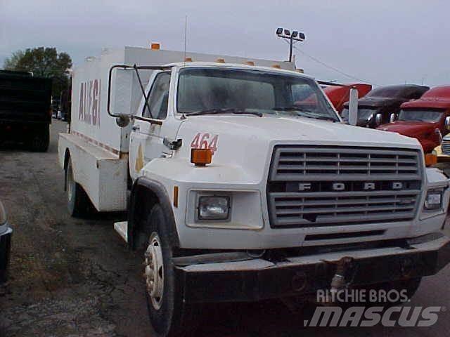 Ford F700 Tovornjaki cisterne