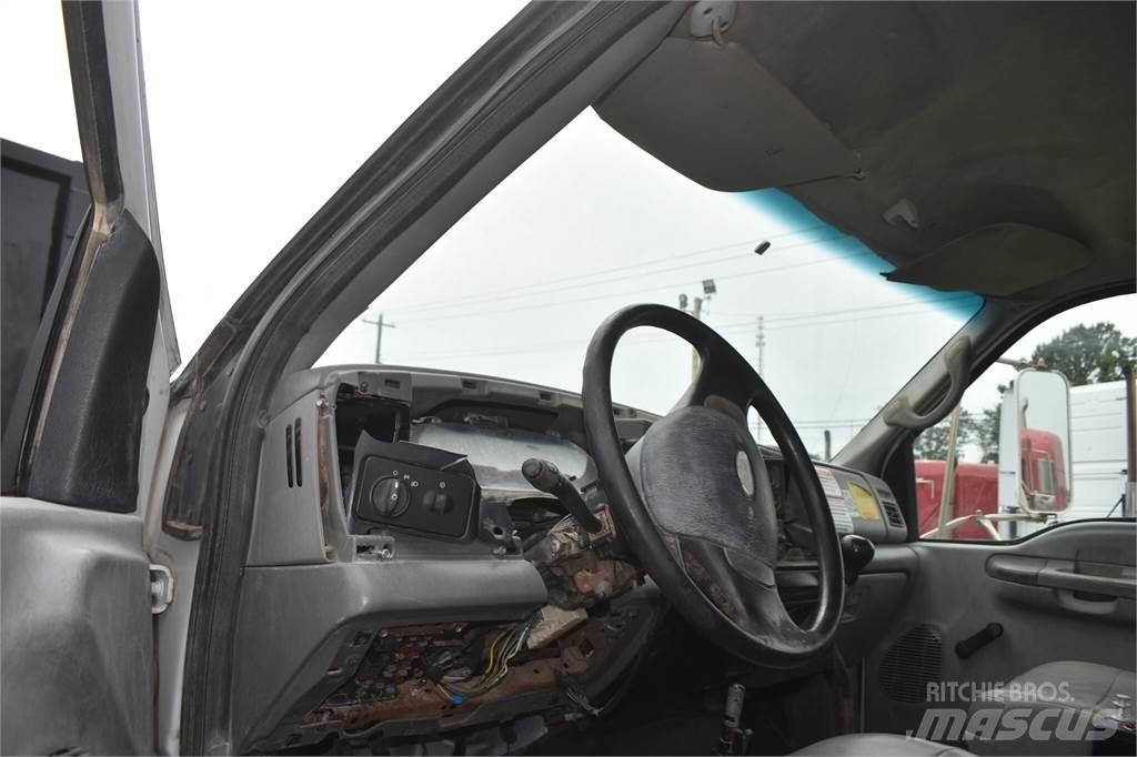 Ford F750 Tovornjaki cisterne