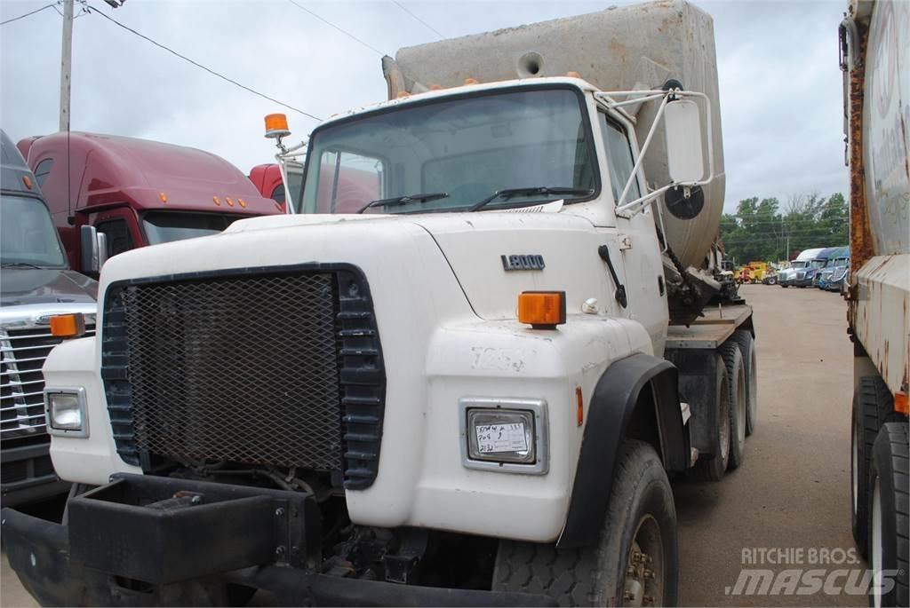 Ford L8000 Avtomešalci za beton