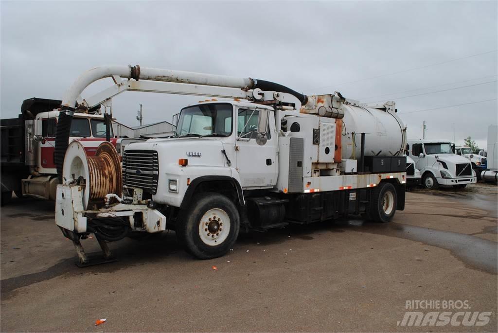 Ford L8000 Tovornjaki cisterne