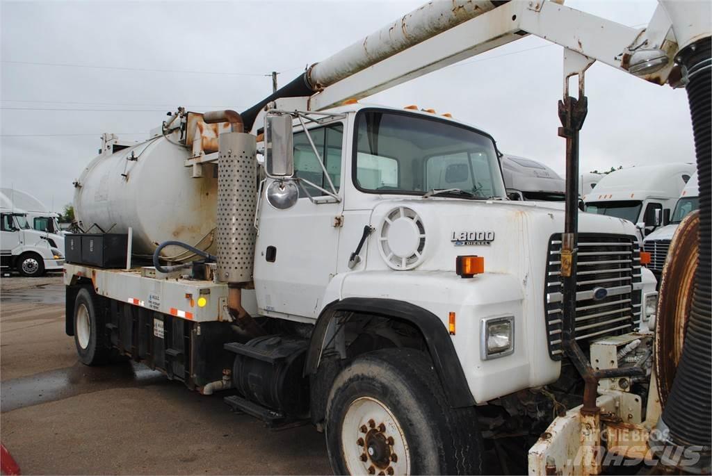 Ford L8000 Tovornjaki cisterne