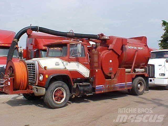 Ford L8000 Tovornjaki cisterne