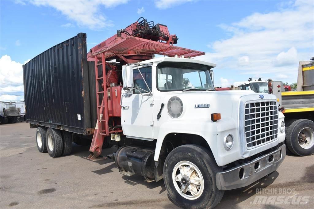 Ford L9000 Tovornjaki z žerjavom