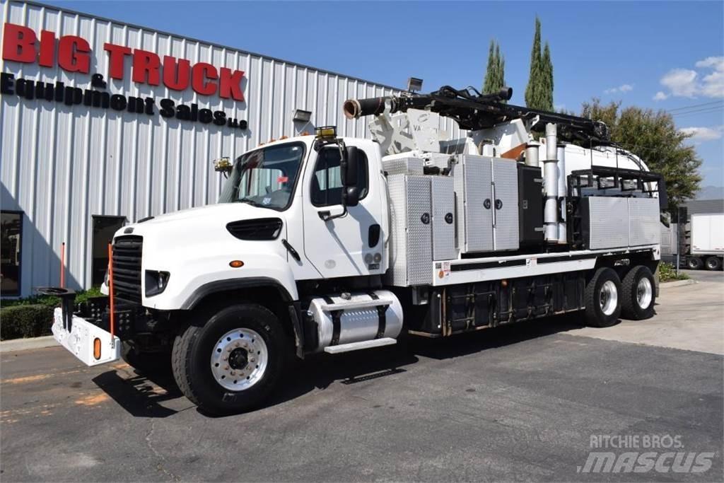 Freightliner 114SD Tovornjaki cisterne