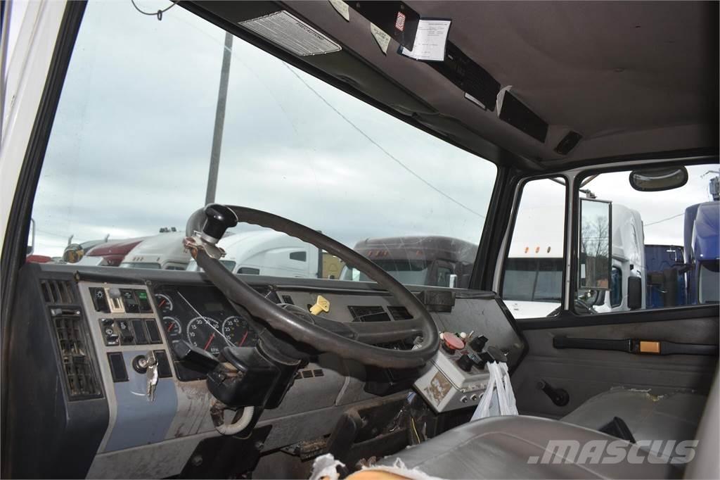 Freightliner FL70 Tovornjaki cisterne