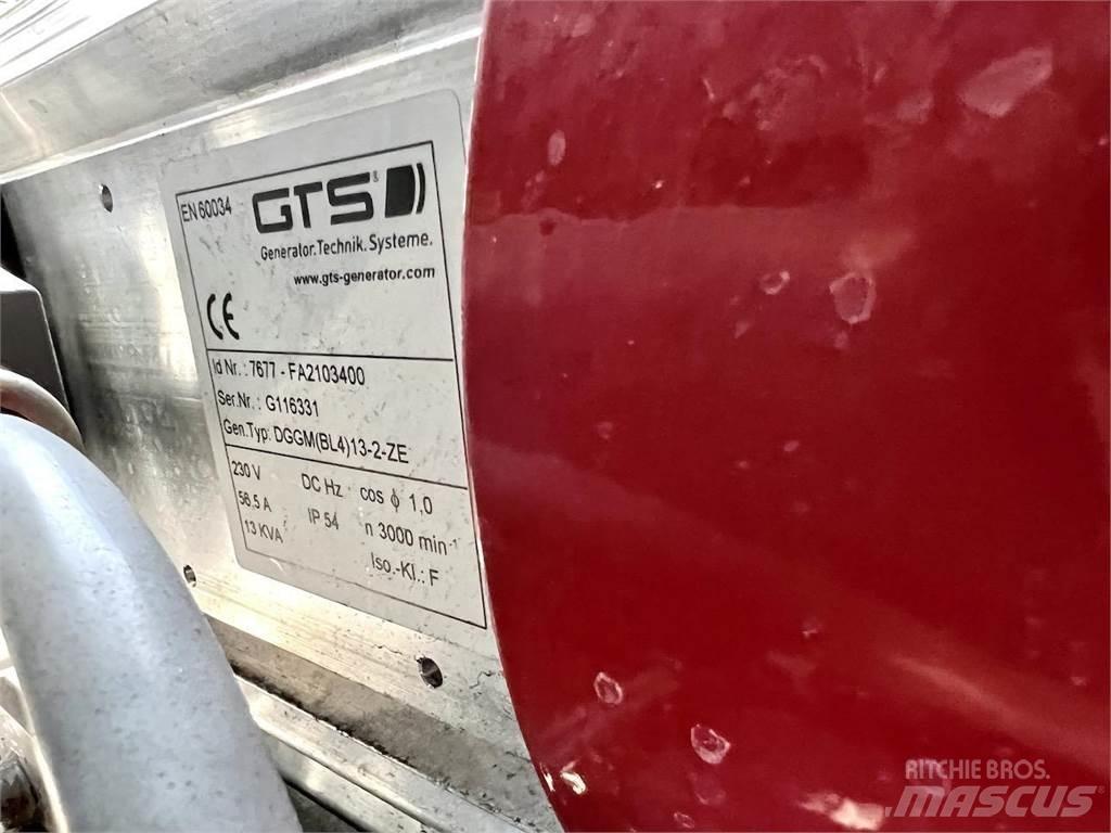 Fuchs MHL320F Bagri za prekladanje primarnih/sekundarnih surovin