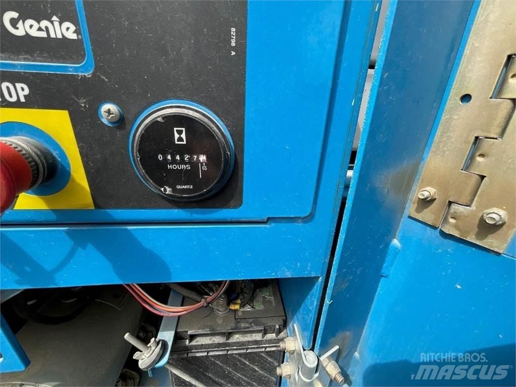 Genie GS4390RT Škarjaste dvižne ploščadi