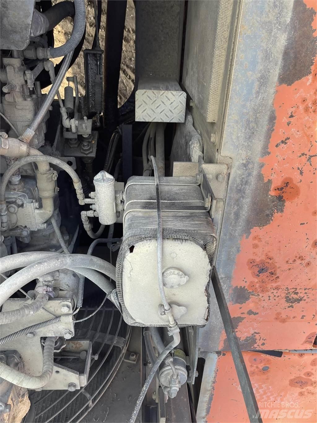 Hitachi EX700 Bagri goseničarji