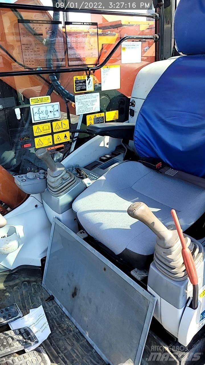 Hitachi ZX225US-6 Bagri goseničarji