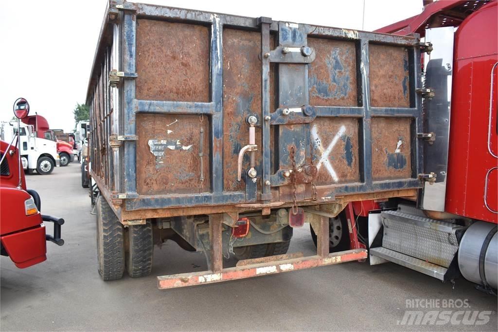 International 4900 Tovornjaki z žerjavom