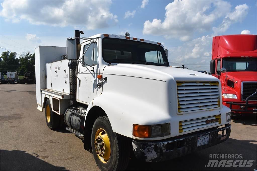 International 8200 Tovornjaki cisterne